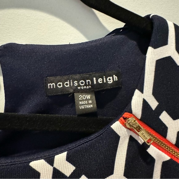 Madison Leigh Cap Sleeve Dress | Geometric Design | 20W - Picture 5 of 7